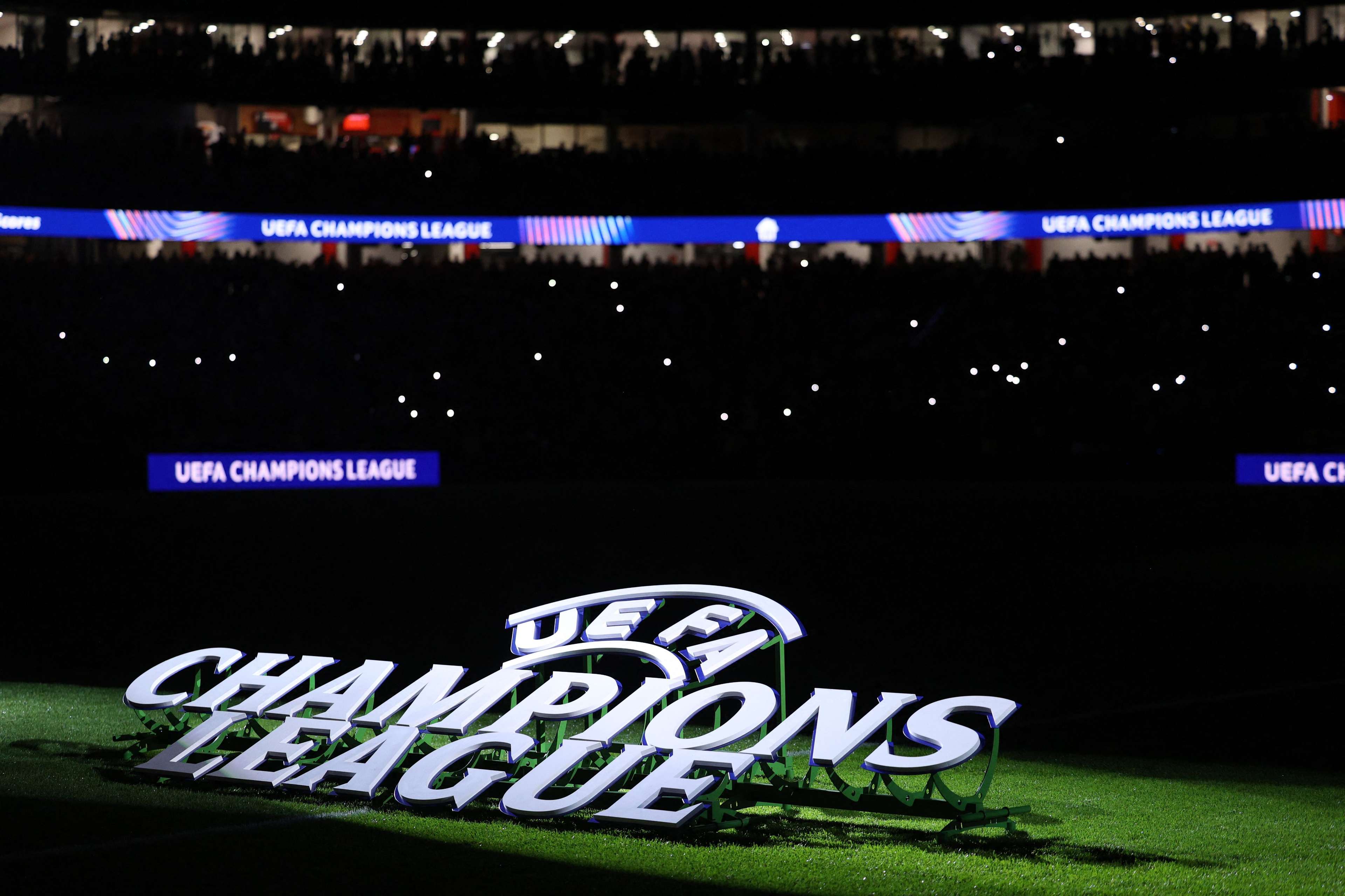 相比之下 相比之下