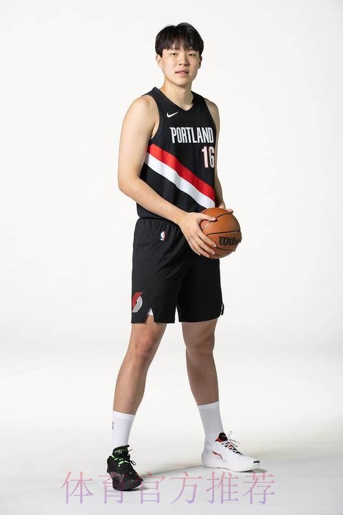 开拓者132-116赢湖人!杨瀚森0分,目睹发展联盟对手在NBA砍21分 开拓者132-116赢湖人!杨瀚森0分,目睹发展联盟对手在NBA砍21分